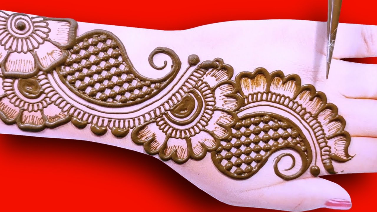 Easy and quick to apply this best henna design