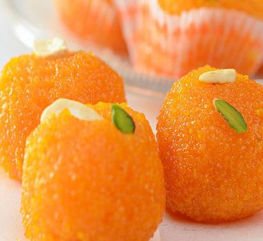 Make Motichoor Laddus recipe at home 