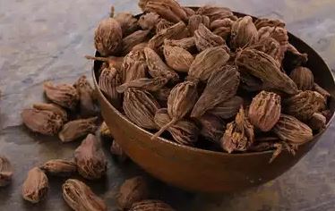 Consuming black cardamom has these surprising benefits