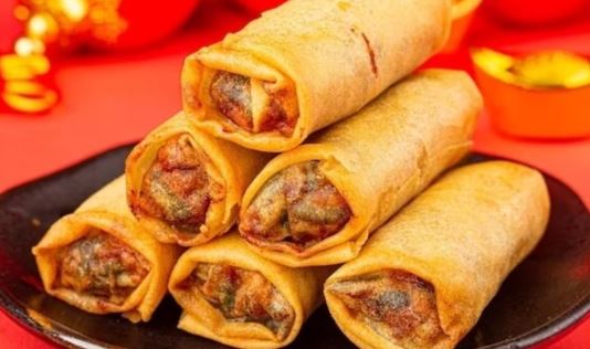 Make protein rich style egg roll for breakfast