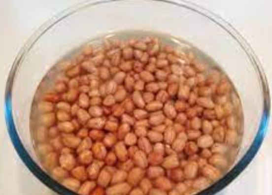 Amazing benefits of eating soaked peanuts