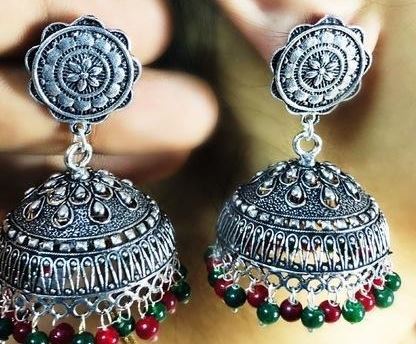 Ears or nose start itching due to wearing artificial jewellery.