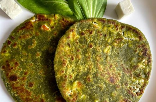  Tasty recipe of Paneer and Spinach Paratha
