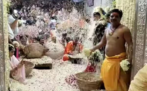 Holi of flowers in Ujjain Mahakal