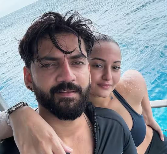 Sonakshi became romantic with husband Zaheer