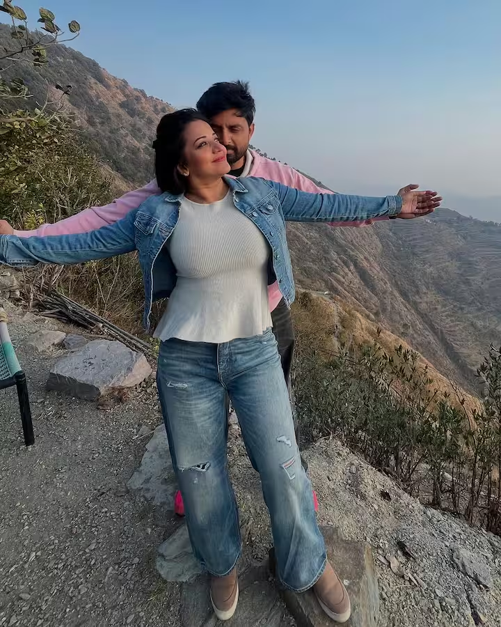 Famous Bhojpuri Actress Monalisa Hot Photos