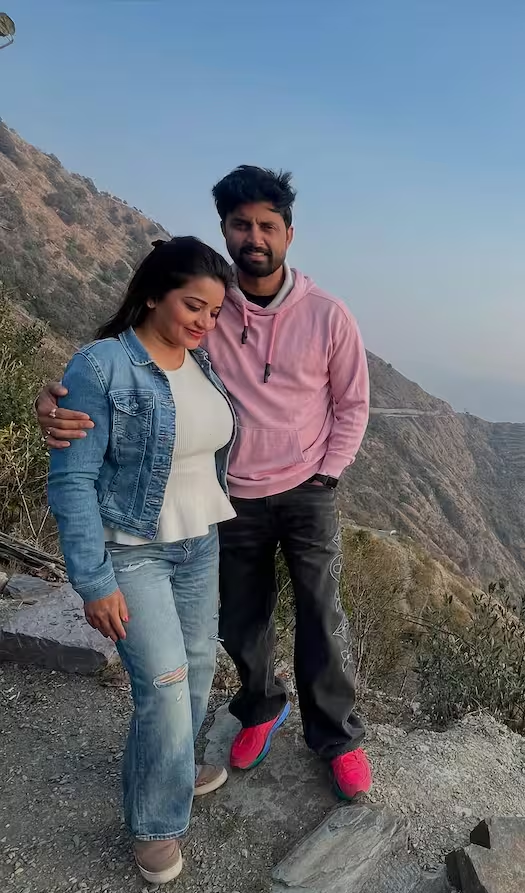 Famous Bhojpuri Actress Monalisa Hot Photos