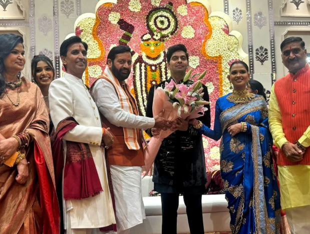 reception of poet Kumar Vishwas's daughter