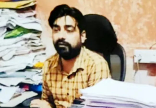 मुख्य आरोपी चपरासी इल्हाम शम्सी उर्फ रहमान